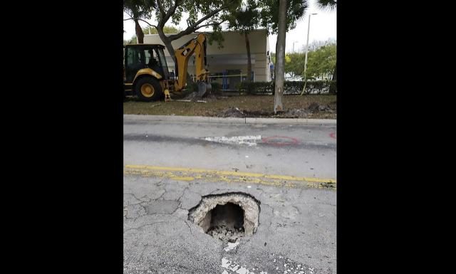 Florida sinkhole leads to secret tunnel to bank