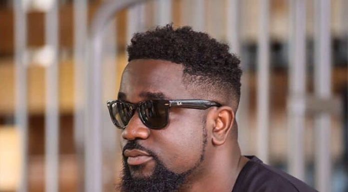 Ghana “make hot”-Sarkodie