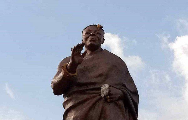 Blame MANHYIA Palace for WRONG Otumfuo statue -Consultant