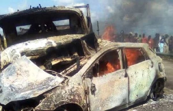 4 burnt beyond recognition in ghastly car crash