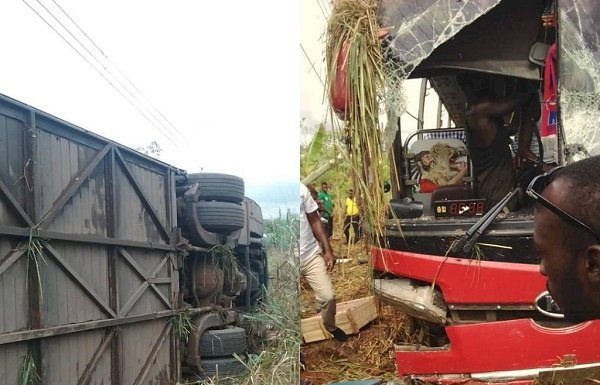 6 die in boxing day accident involving VVIP and OA buses