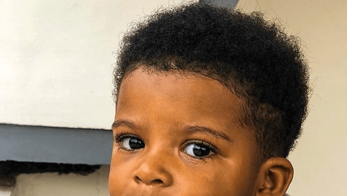 Video: Kidi’s son causes stir after singing and dancing to father’s ‘Say Cheese’ song