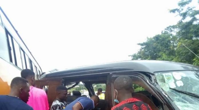 Three in critical condition after crash on Odumase-Konongo road