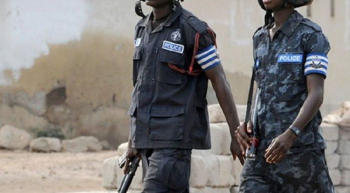 3 police officers arrested for stealing suspect’s phones and money