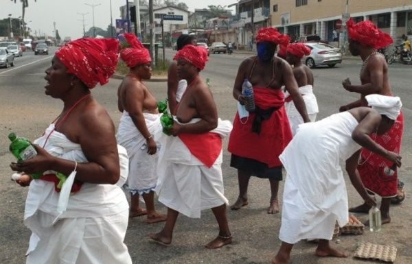 Ga Traditional Women storm Despite Media over Mzbel’s fraud allegation