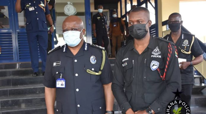 GHc 11,000 Awarded To A Police Officer For Returning GHc 2,000 Discharged By ATM.
