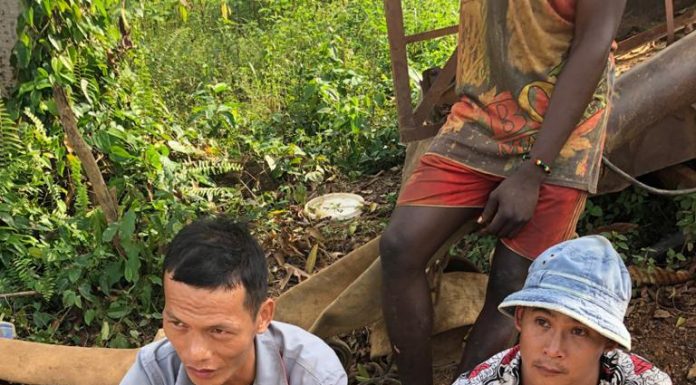 Chinese nationals and 2 Ghanaians nabbed over Galamsey (Photos)