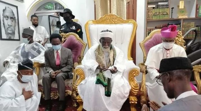 Chief Imam Donates 50,000 Ghana Cedis To The Construction of The National Cathedra