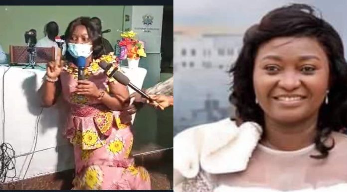 Central Regional Minister Kneels To Beg Assembly To Accept Nominated Mayor.