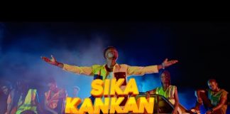 Sika Kankan Music Video: Kweku Darlington Expresses Gratitude To Veteran Musician Aseibu Amanfi.