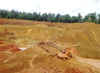 17 Trapped As Mining Pit Collapse.